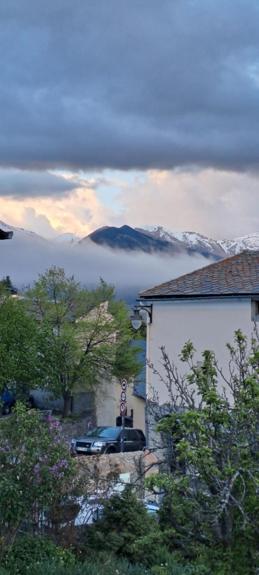 フォン・ロム Le Grenier Des Moineaux Bed & Breakfast エクステリア 写真
