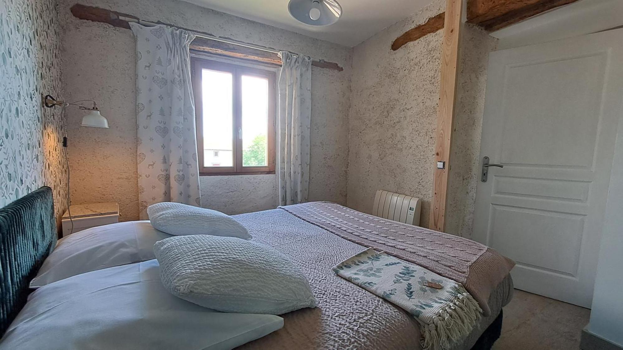 フォン・ロム Le Grenier Des Moineaux Bed & Breakfast 部屋 写真