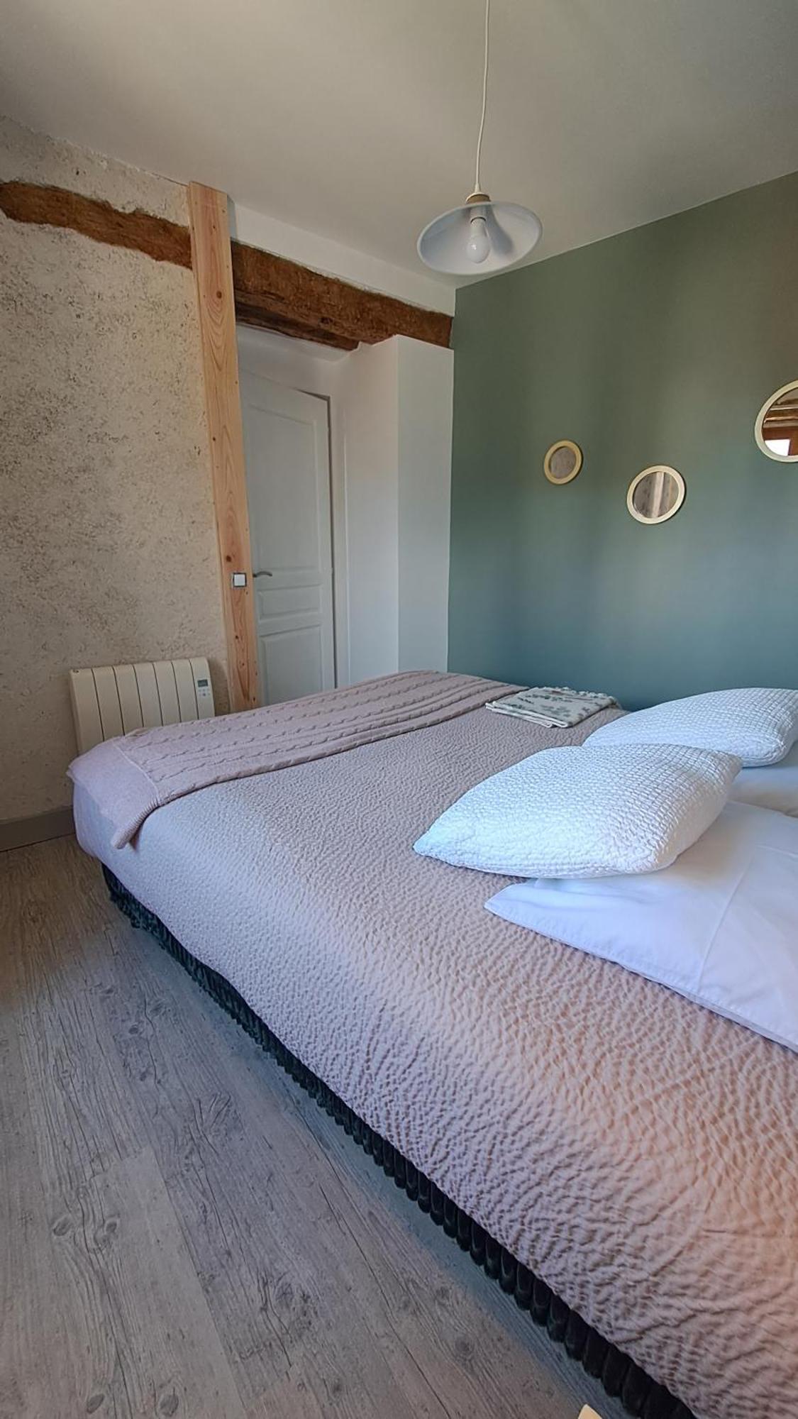 フォン・ロム Le Grenier Des Moineaux Bed & Breakfast 部屋 写真
